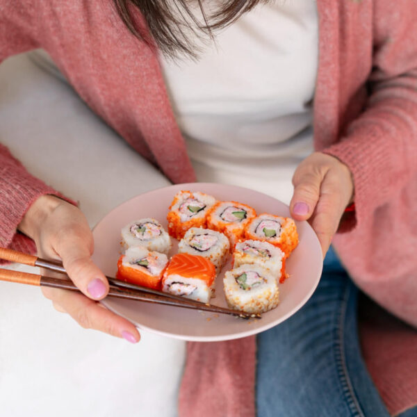 Afinal, grávidas podem comer peixe cru?