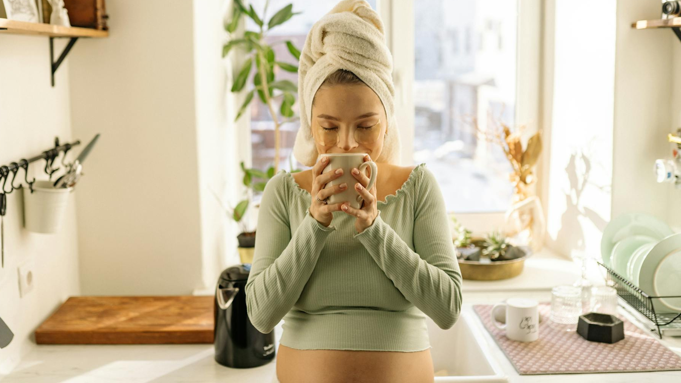 CAFEÍNA NA GESTAÇÃO Novas atualizações sobre o consumo